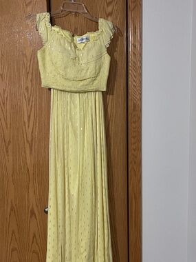 Sherri Hill Light Yellow Ruffled Bodice Gown